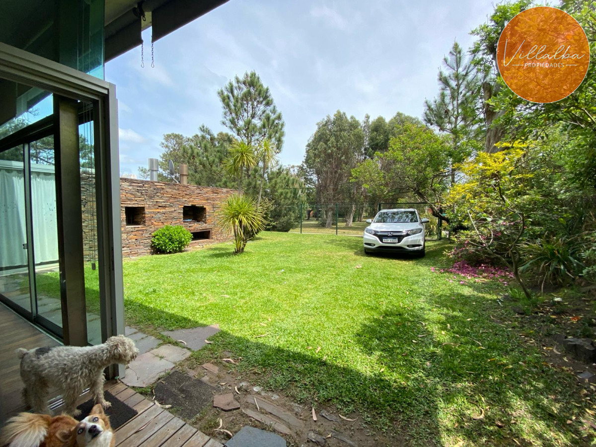 Casa ID.3077 - Casa en venta de 2 dormitorios en Pinares, Punta del Este