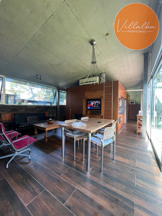 Casa ID.3077 - Casa en venta de 2 dormitorios en Pinares, Punta del Este