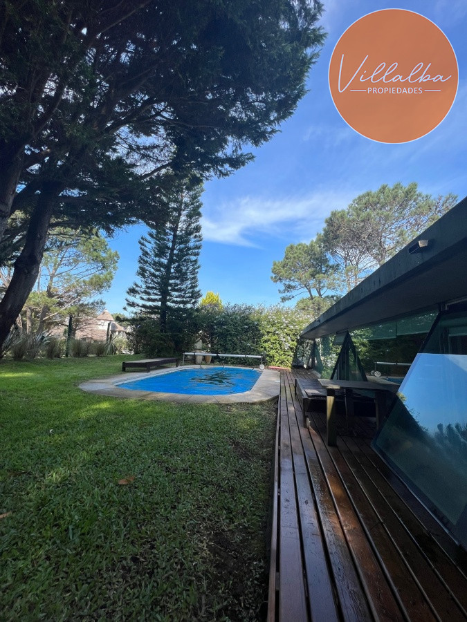 Casa ID.3077 - Casa en venta de 2 dormitorios en Pinares, Punta del Este