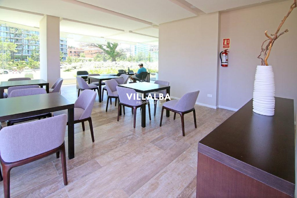 Apartamento ID.3075 - Penthouse en venta sobre Roosevelt. Con vistas inigualables de la ciudad y la playa.
