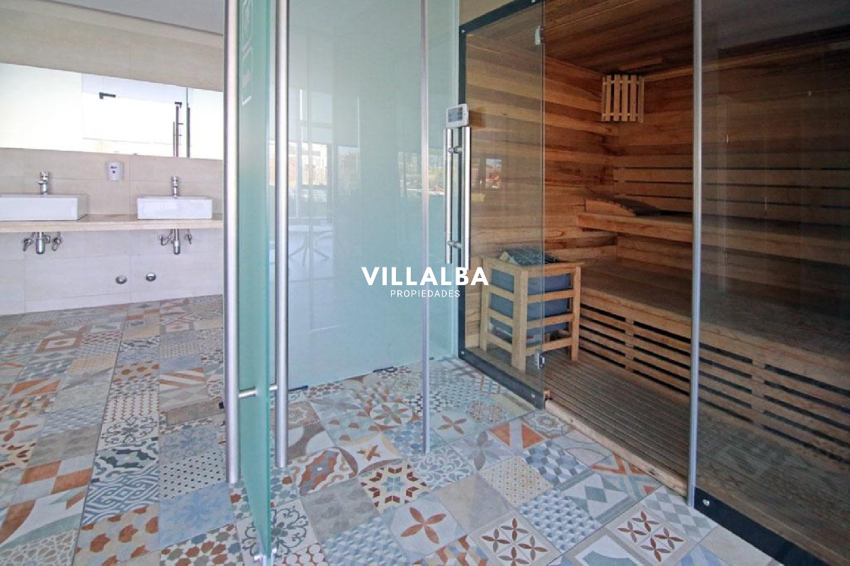 Apartamento ID.3075 - Penthouse en venta sobre Roosevelt. Con vistas inigualables de la ciudad y la playa.