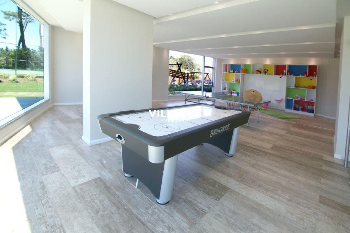 Apartamento ID.3075 - Penthouse en venta sobre Roosevelt. Con vistas inigualables de la ciudad y la playa.