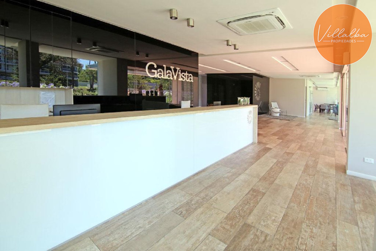 Apartamento ID.3075 - Penthouse en venta sobre Roosevelt. Con vistas inigualables de la ciudad y la playa.
