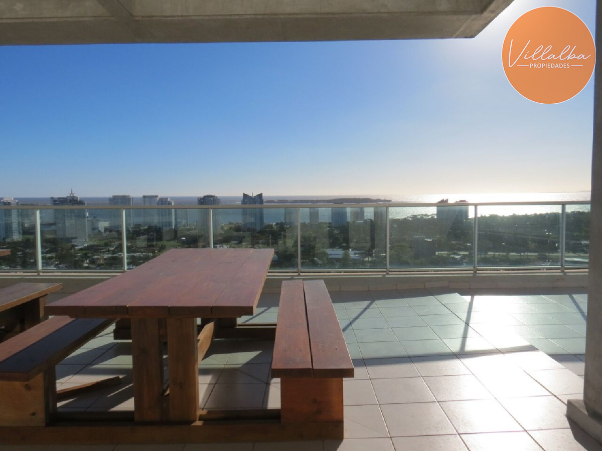 Apartamento ID.3075 - Penthouse en venta sobre Roosevelt. Con vistas inigualables de la ciudad y la playa.