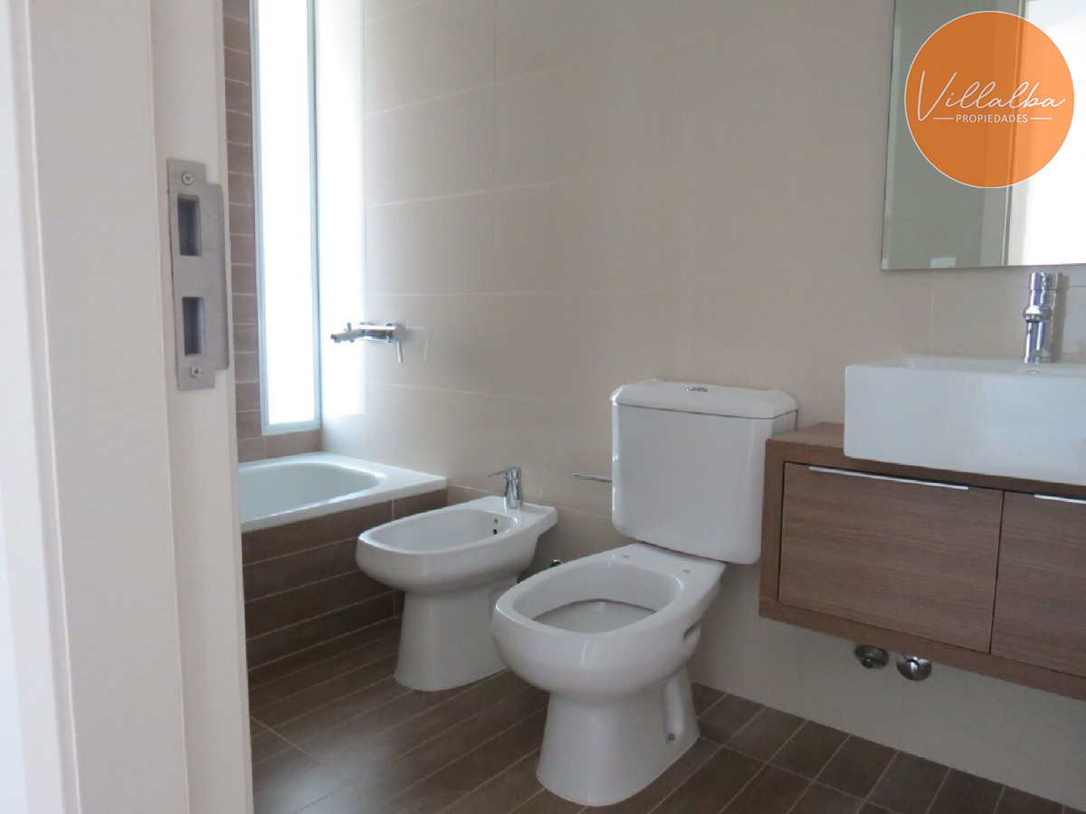 Apartamento ID.3075 - Penthouse en venta sobre Roosevelt. Con vistas inigualables de la ciudad y la playa.