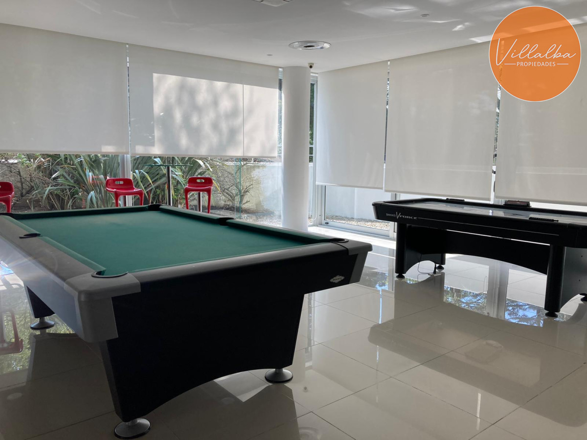 Apartamento ID.3047 - Apartamento tipo casa. Amplia terraza que recorre todos los ambientes. 3 dormitorios y 3 baños. Ubicado en Aidy Grill. PUNTA DEL ESTE.
