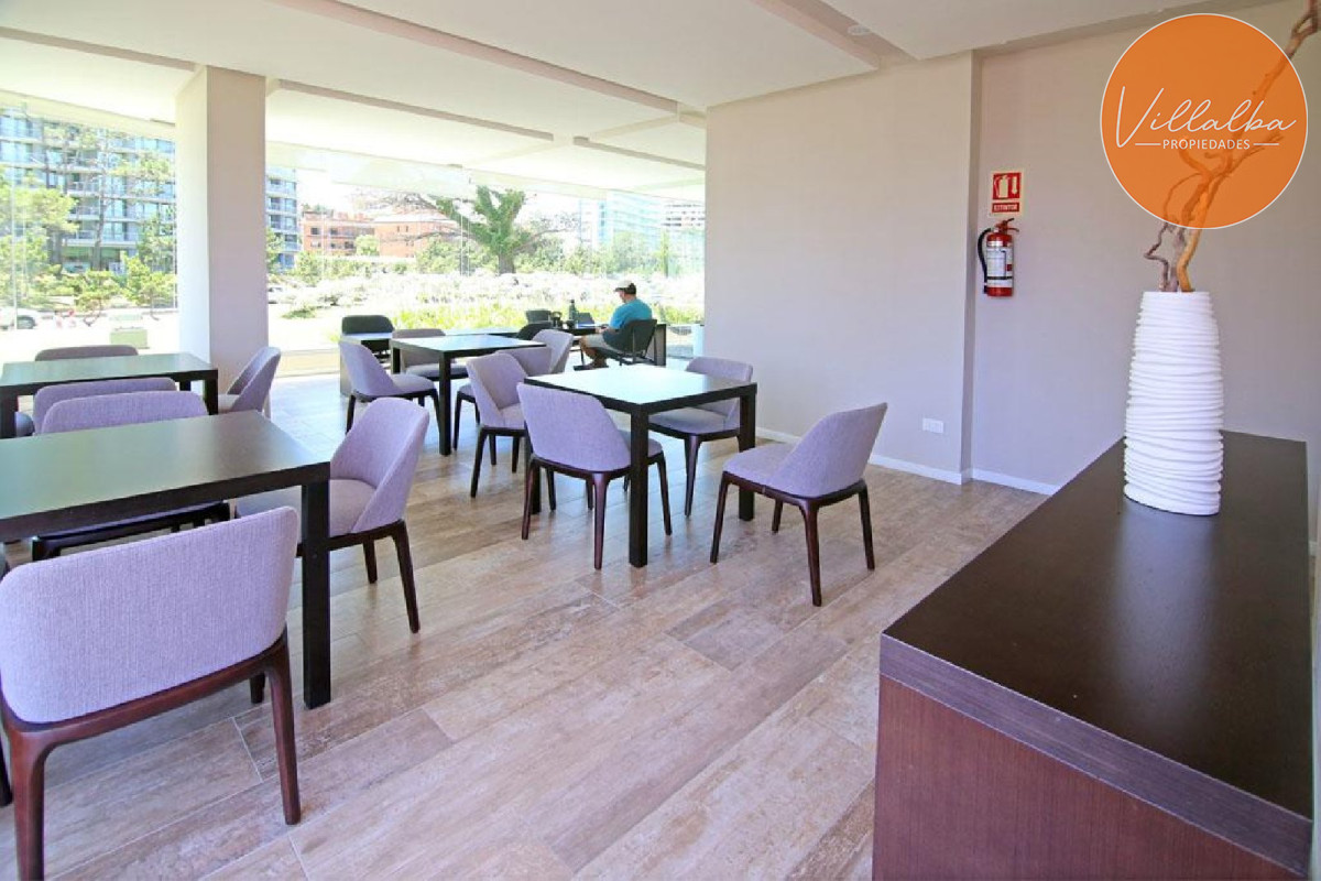 Apartamento ID.3075 - Penthouse en venta sobre Roosevelt. Con vistas inigualables de la ciudad y la playa.