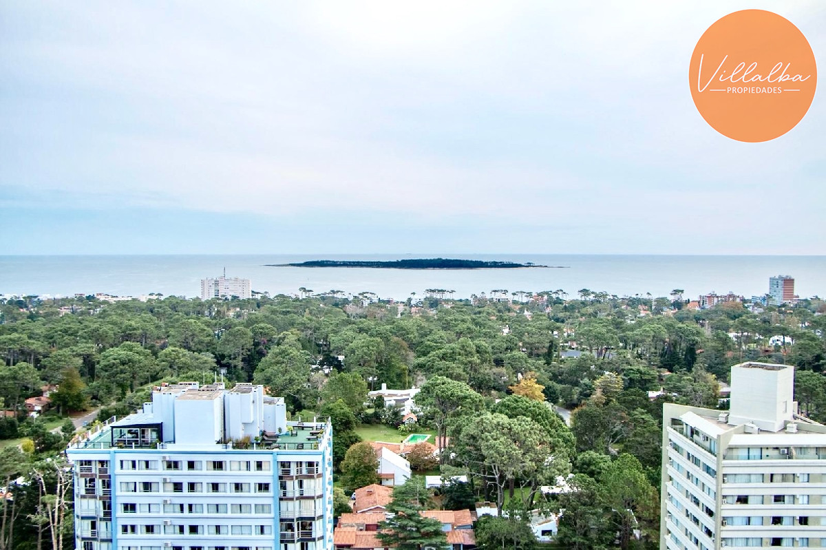Apartamento ID.3088 - Amplio apartamento de 1 dormitorio, con 2 baños. Balcón, Losa radiante, en edificio con todos los Amenities. Ideal para todo el año. Punta del Este. 