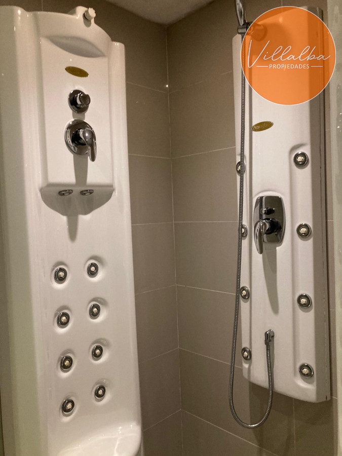 Apartamento ID.3047 - Apartamento tipo casa. Amplia terraza que recorre todos los ambientes. 3 dormitorios y 3 baños. Ubicado en Aidy Grill. PUNTA DEL ESTE.