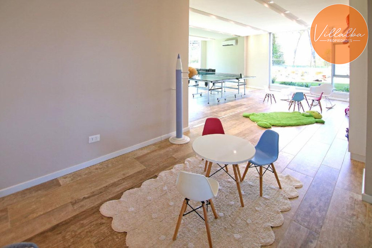 Apartamento ID.3075 - Penthouse en venta sobre Roosevelt. Con vistas inigualables de la ciudad y la playa.