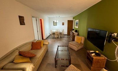 Apartamento en venta 2 dormitorios y medio, Playa Mansa, Punta del Este