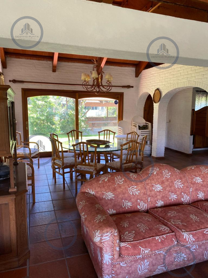 Casa en alquiler a pasos del mar playa Mansa — fotografía 3