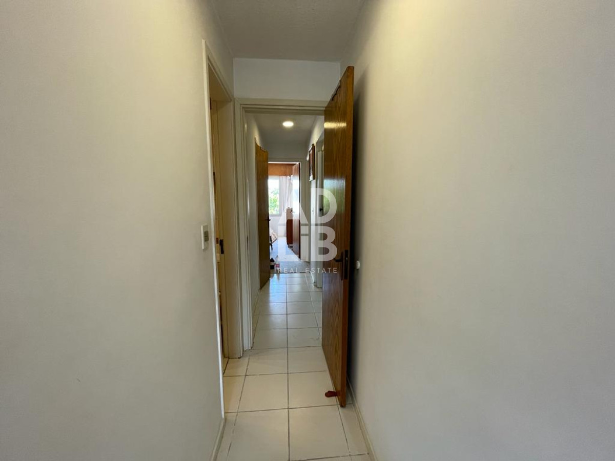 Apartamento ID.218 - Apartamento en venta de 3 dormitorios en Playa Mansa, Punta del Este
