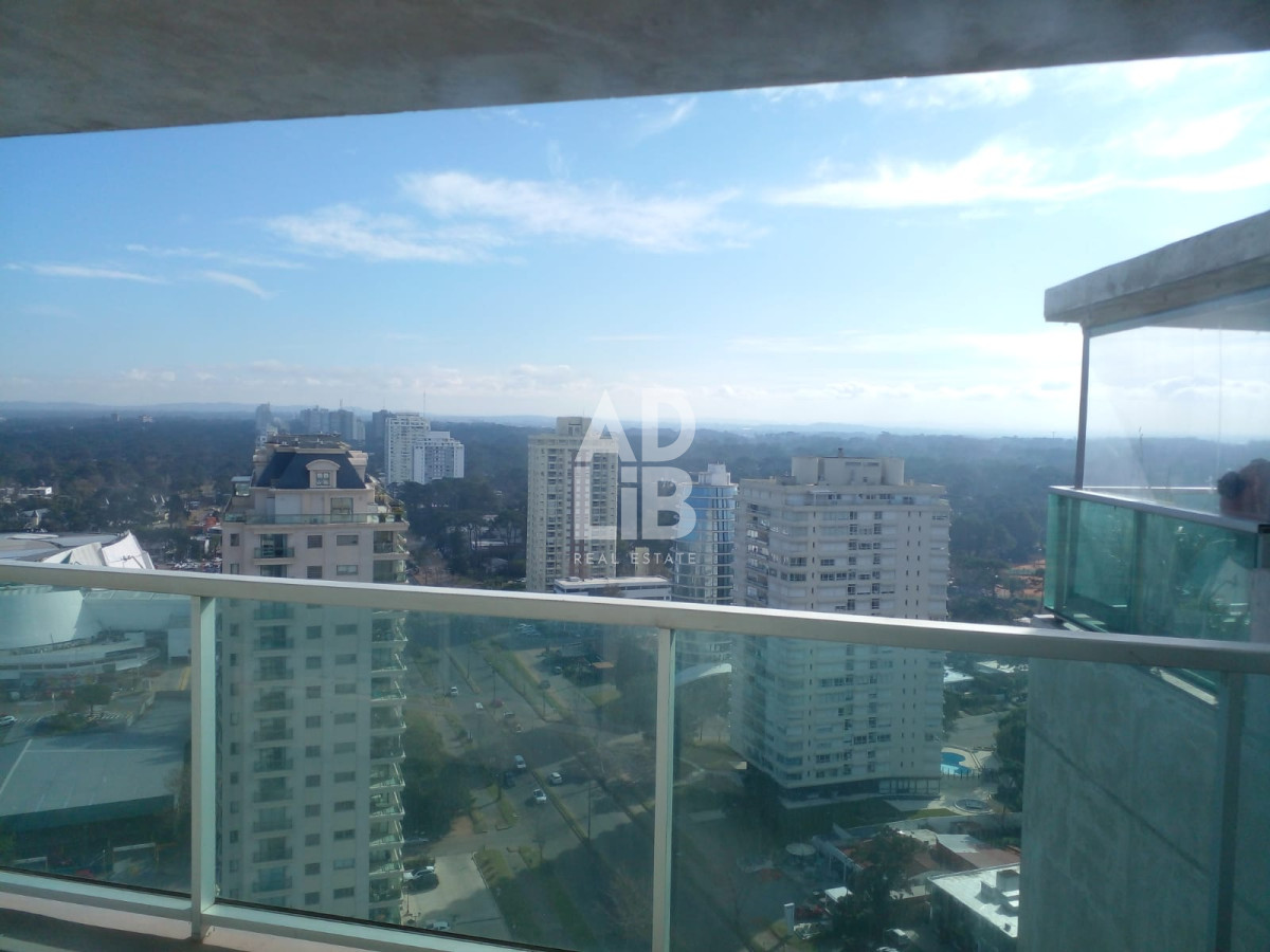Apartamento ID.206 - Penthouse en venta sobre Roosevelt. Con vistas inigualables de la ciudad y la playa.