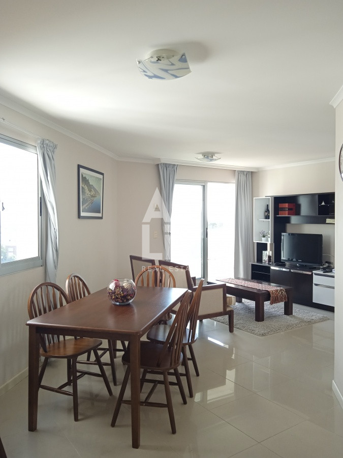 Apartamento ID.191 - Apartamento en venta de 2 dormitorios, en zona céntrica con variedad de servicios. Punta del Este. 