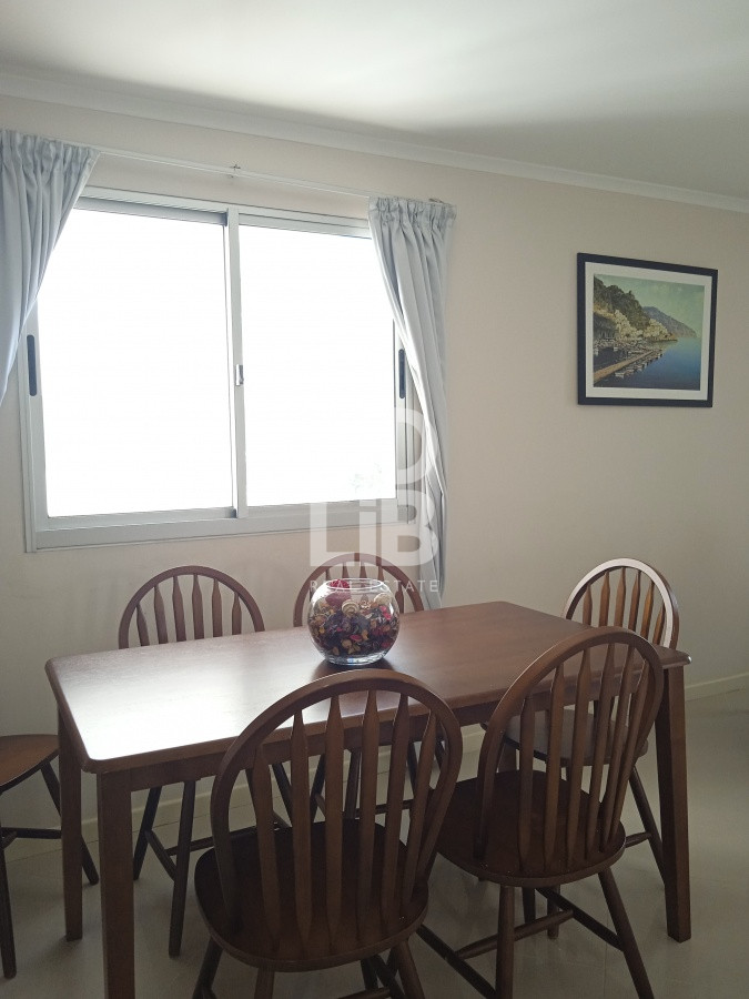 Apartamento ID.191 - Apartamento en venta de 2 dormitorios, en zona céntrica con variedad de servicios. Punta del Este. 