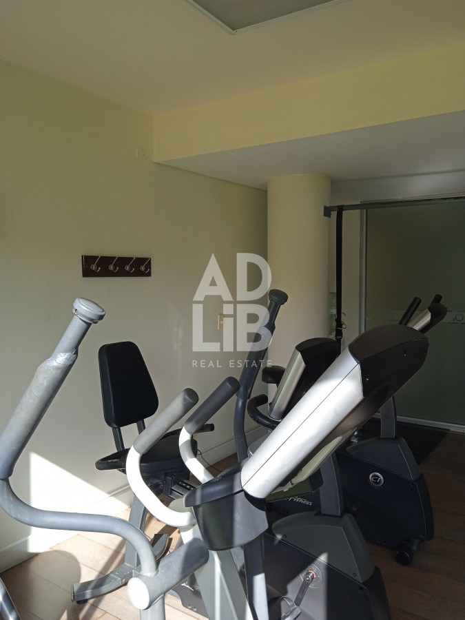 Apartamento ID.191 - Apartamento en venta de 2 dormitorios, en zona céntrica con variedad de servicios. Punta del Este. 