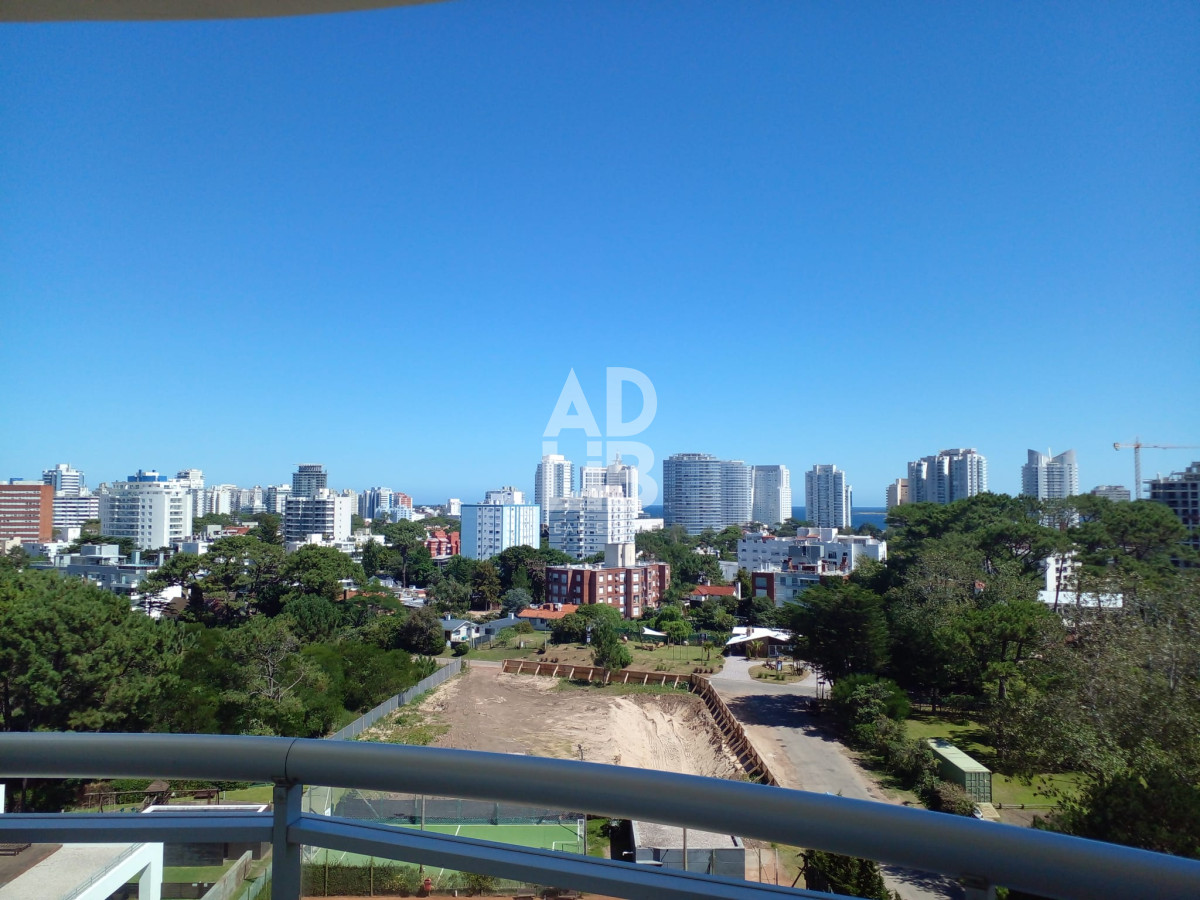 Apartamento ID.191 - Apartamento en venta de 2 dormitorios, en zona céntrica con variedad de servicios. Punta del Este. 