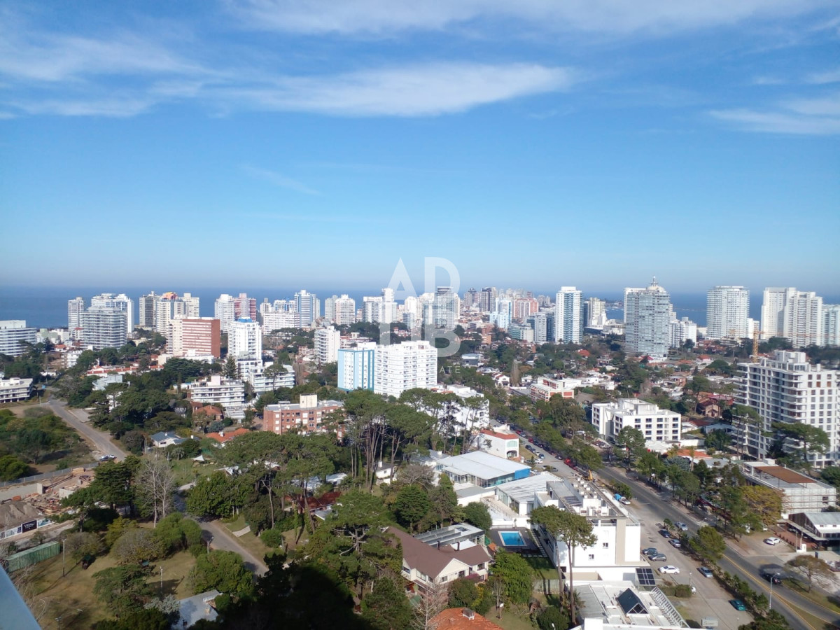 Apartamento ID.206 - Penthouse en venta sobre Roosevelt. Con vistas inigualables de la ciudad y la playa.
