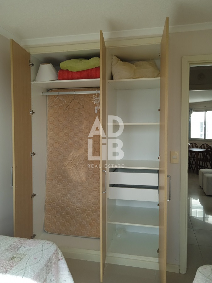 Apartamento ID.191 - Apartamento en venta de 2 dormitorios, en zona céntrica con variedad de servicios. Punta del Este. 