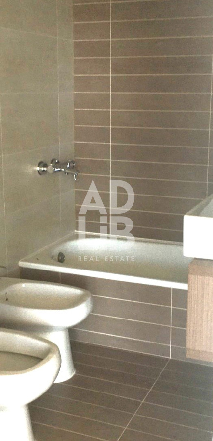 Apartamento ID.202 - Apartamento en venta en Punta del Este, sobre la Avenida Roosevelt en Edificio Gala Vista.