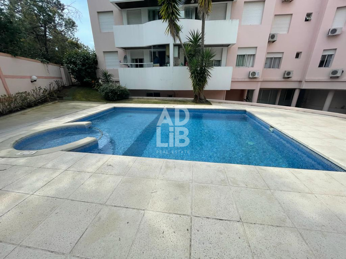 Apartamento ID.218 - Apartamento en venta de 3 dormitorios en Playa Mansa, Punta del Este