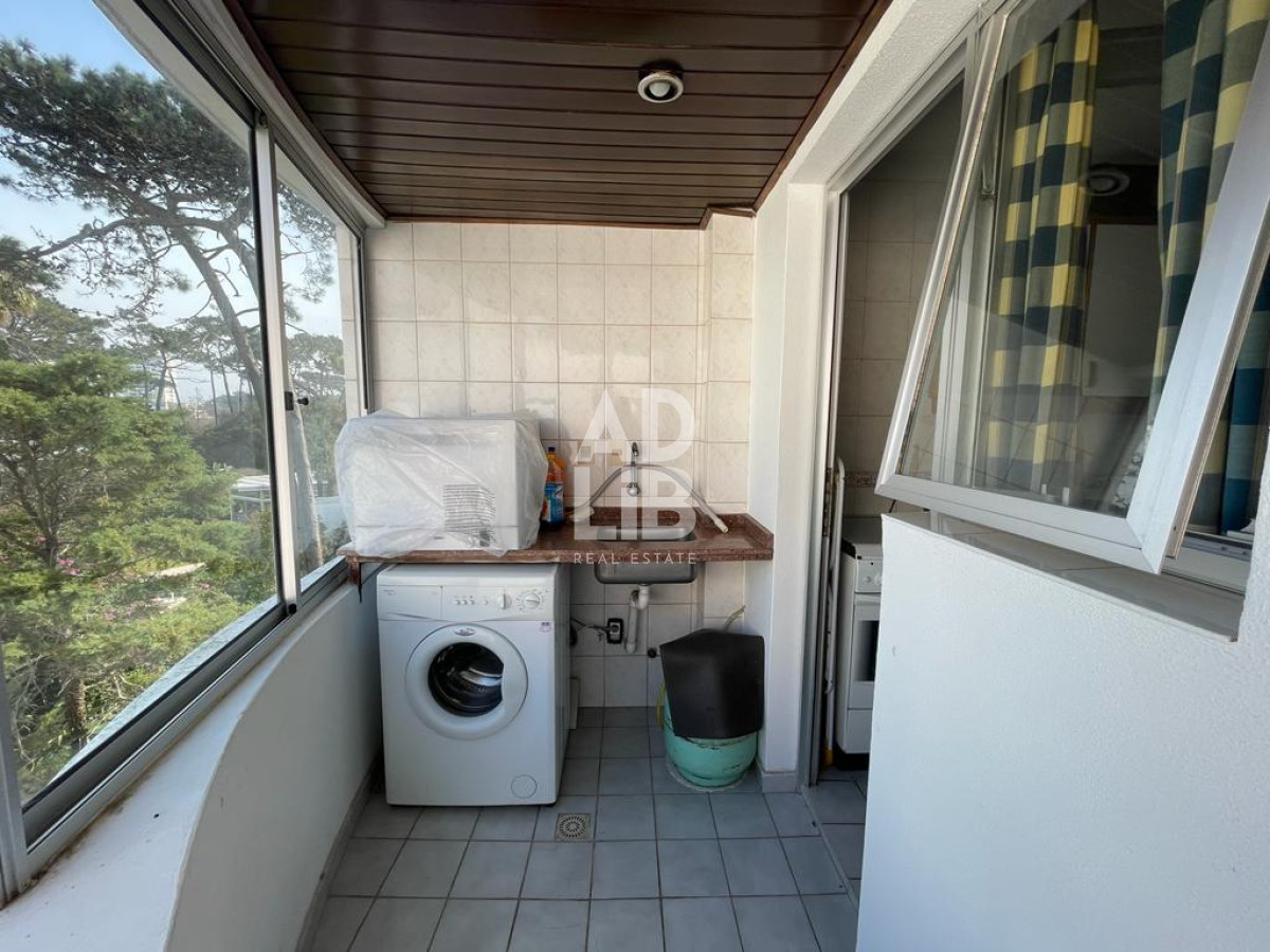 Apartamento ID.218 - Apartamento en venta de 3 dormitorios en Playa Mansa, Punta del Este