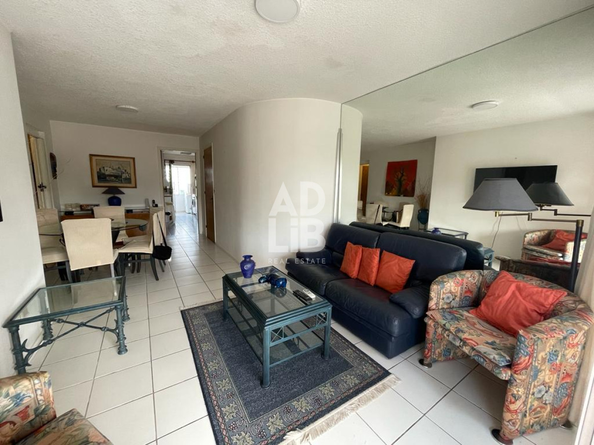 Apartamento ID.218 - Apartamento en venta de 3 dormitorios en Playa Mansa, Punta del Este