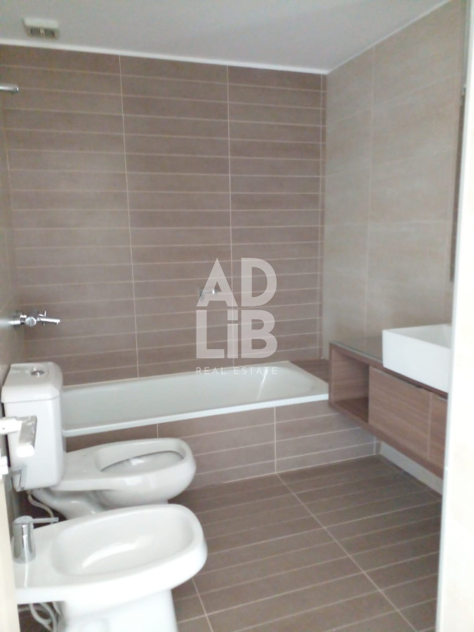 Apartamento ID.206 - Penthouse en venta sobre Roosevelt. Con vistas inigualables de la ciudad y la playa.