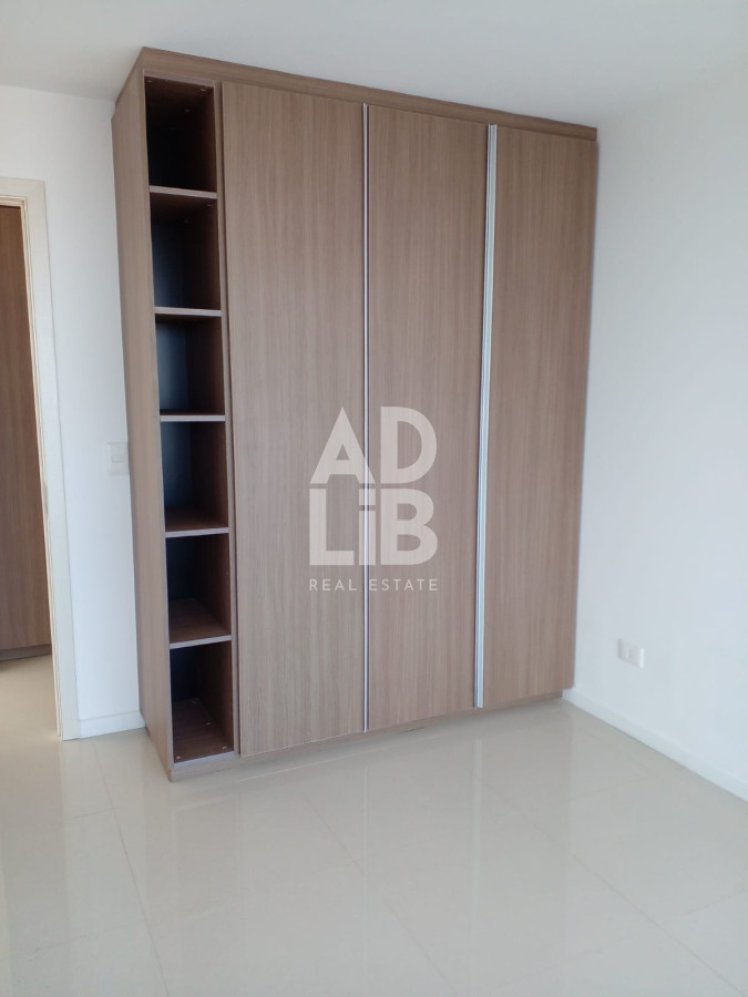 Apartamento ID.206 - Penthouse en venta sobre Roosevelt. Con vistas inigualables de la ciudad y la playa.