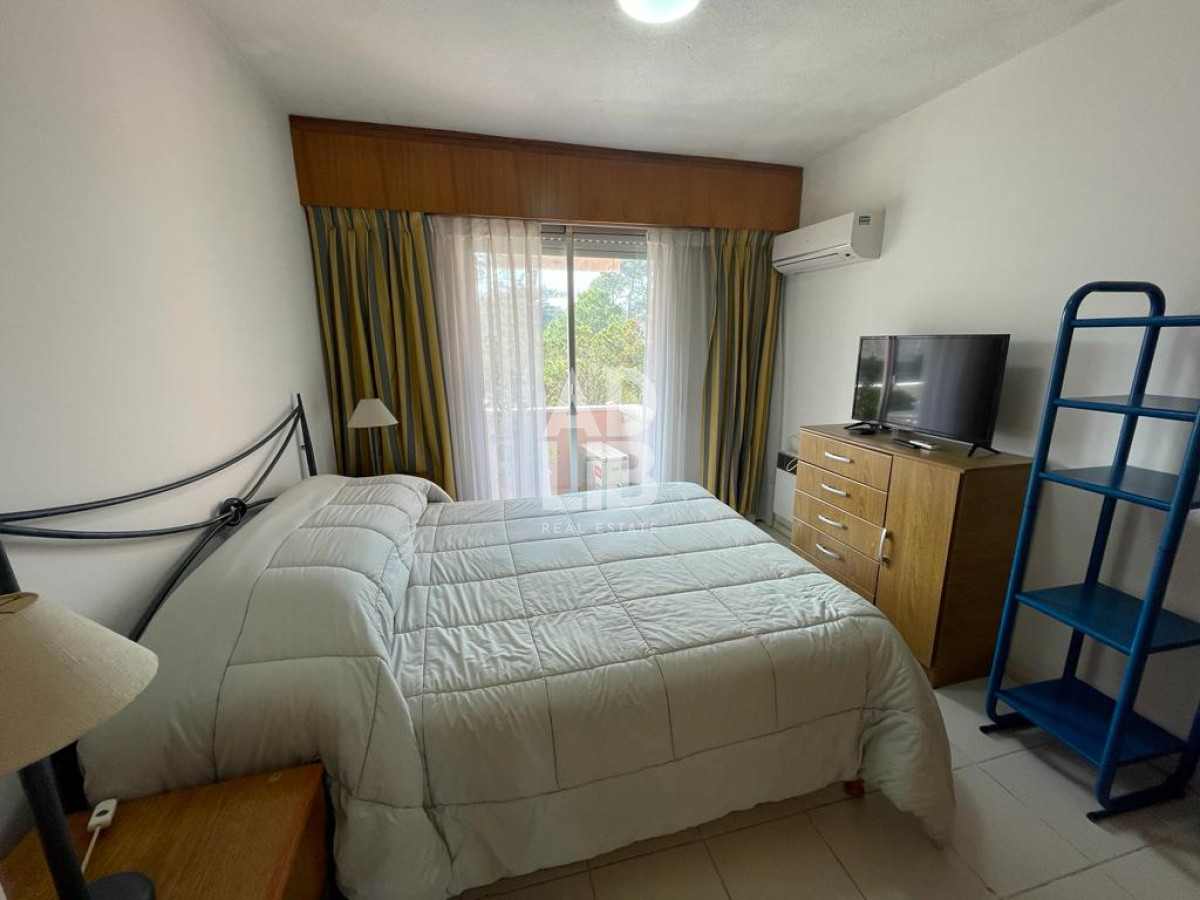 Apartamento ID.218 - Apartamento en venta de 3 dormitorios en Playa Mansa, Punta del Este