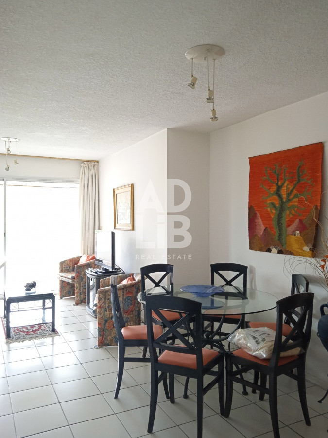 Apartamento ID.218 - Apartamento en venta de 3 dormitorios en Playa Mansa, Punta del Este