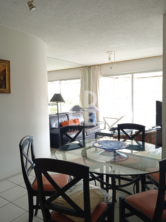 Apartamento ID.218 - Apartamento en venta de 3 dormitorios en Playa Mansa, Punta del Este