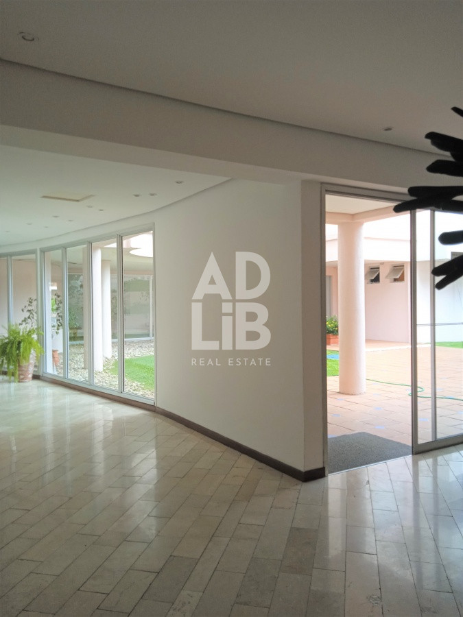 Apartamento ID.218 - Apartamento en venta de 3 dormitorios en Playa Mansa, Punta del Este