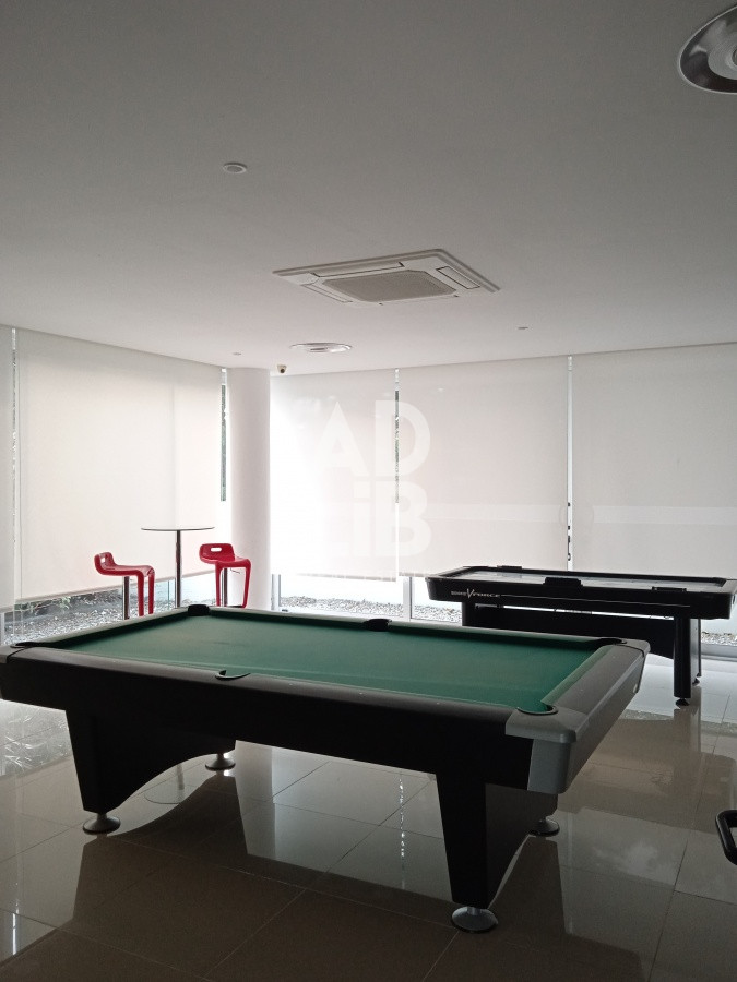 Apartamento ID.235 - Amplio apartamento de 2 dormitorios y 2 baños, ubicado en un punto estratégico, cerca de todo, con terraza tipo patio.