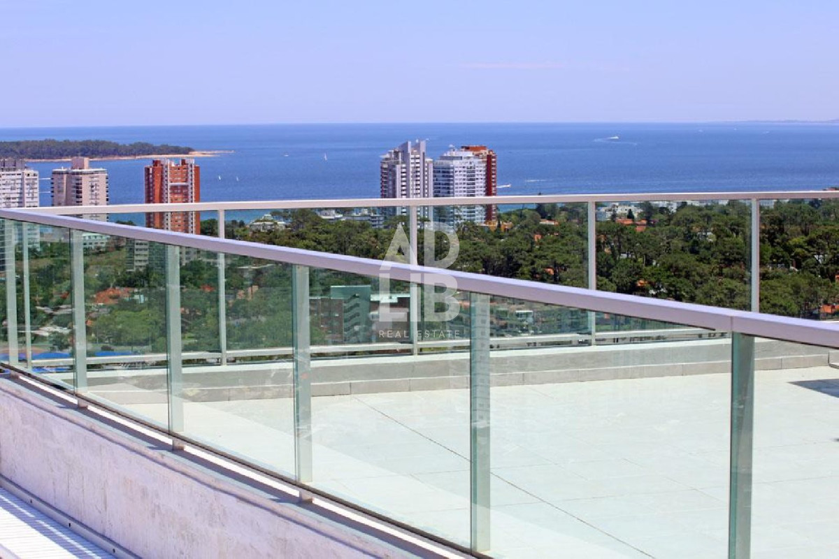 Apartamento ID.206 - Penthouse en venta sobre Roosevelt. Con vistas inigualables de la ciudad y la playa.