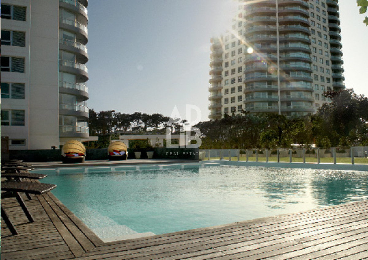 Apartamento ID.191 - Apartamento en venta de 2 dormitorios, en zona céntrica con variedad de servicios. Punta del Este. 