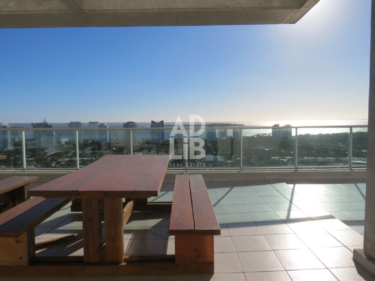 Apartamento ID.206 - Penthouse en venta sobre Roosevelt. Con vistas inigualables de la ciudad y la playa.