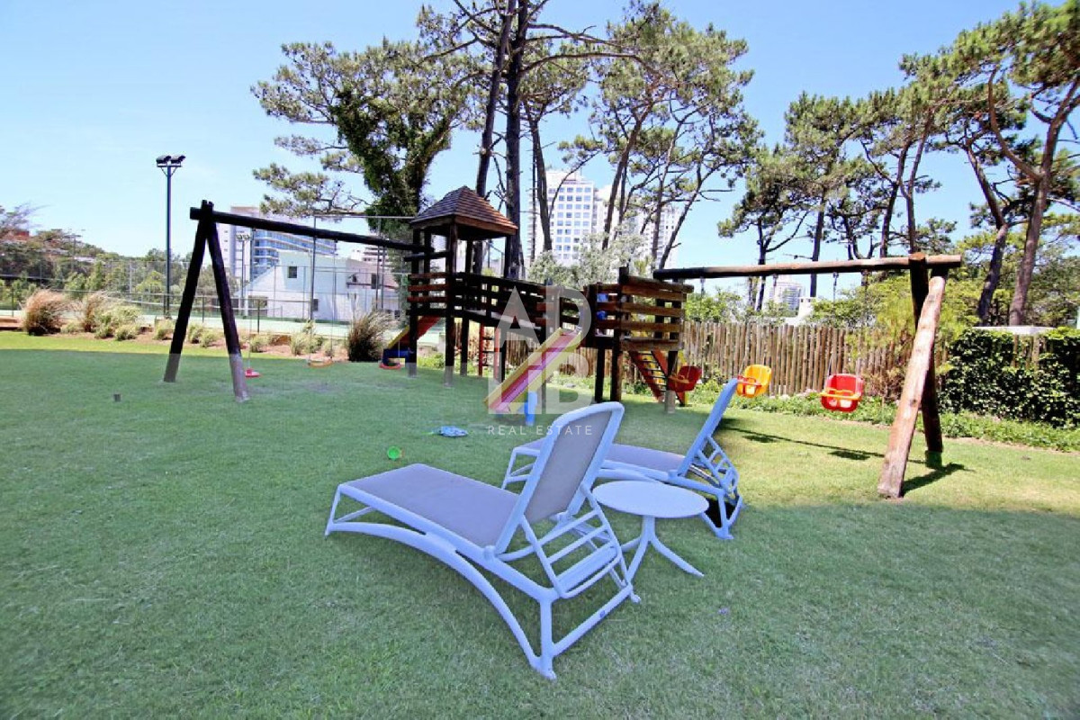 Apartamento ID.206 - Penthouse en venta sobre Roosevelt. Con vistas inigualables de la ciudad y la playa.
