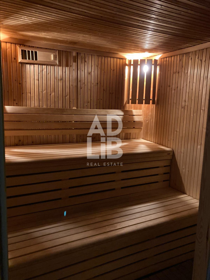 Apartamento ID.235 - Amplio apartamento de 2 dormitorios y 2 baños, ubicado en un punto estratégico, cerca de todo, con terraza tipo patio.