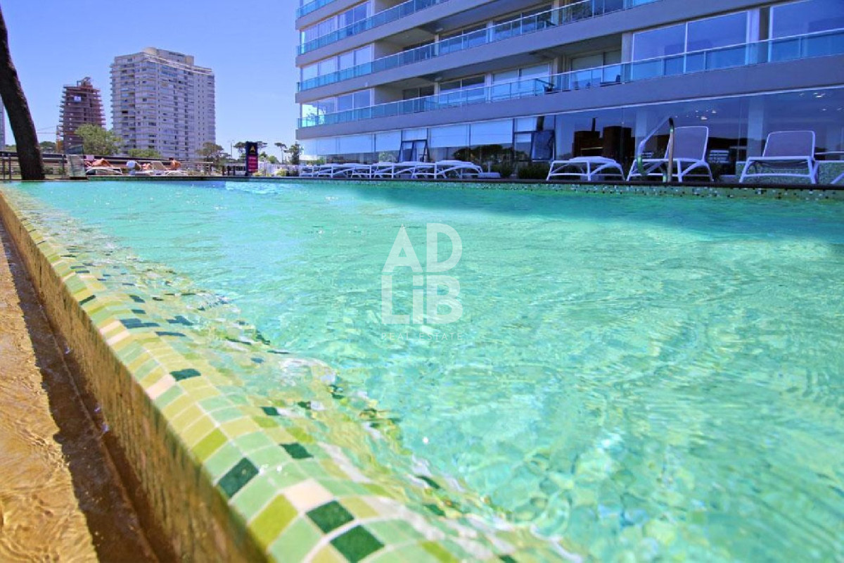 Apartamento ID.206 - Penthouse en venta sobre Roosevelt. Con vistas inigualables de la ciudad y la playa.