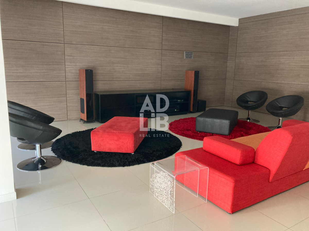 Apartamento ID.235 - Amplio apartamento de 2 dormitorios y 2 baños, ubicado en un punto estratégico, cerca de todo, con terraza tipo patio.
