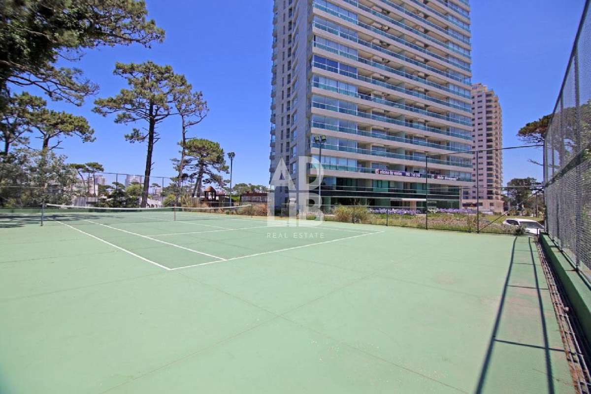 Apartamento ID.206 - Penthouse en venta sobre Roosevelt. Con vistas inigualables de la ciudad y la playa.