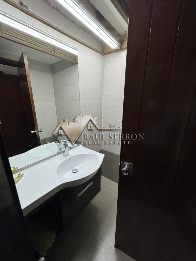 Casa ID.2622 - Casa en venta 5 dormitorios en Playa Mansa, Punta del Este