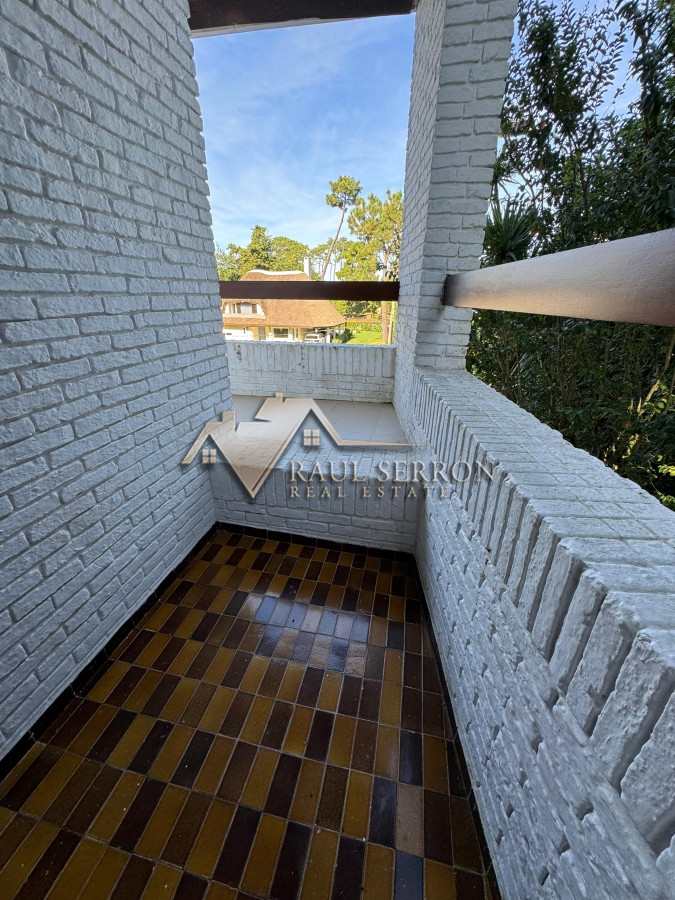 Casa ID.2622 - Casa en venta 5 dormitorios en Playa Mansa, Punta del Este