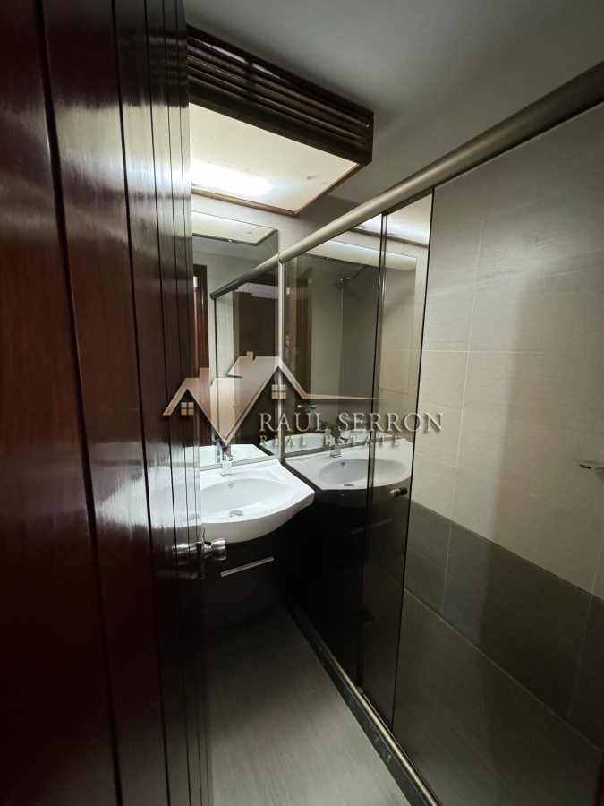 Casa ID.2622 - Casa en venta 5 dormitorios en Playa Mansa, Punta del Este