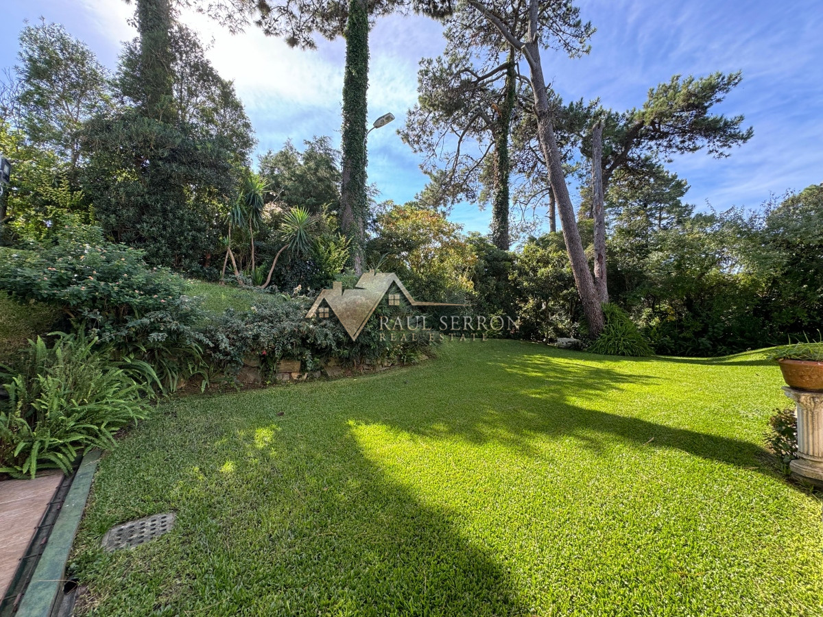 Casa ID.2622 - Casa en venta 5 dormitorios en Playa Mansa, Punta del Este