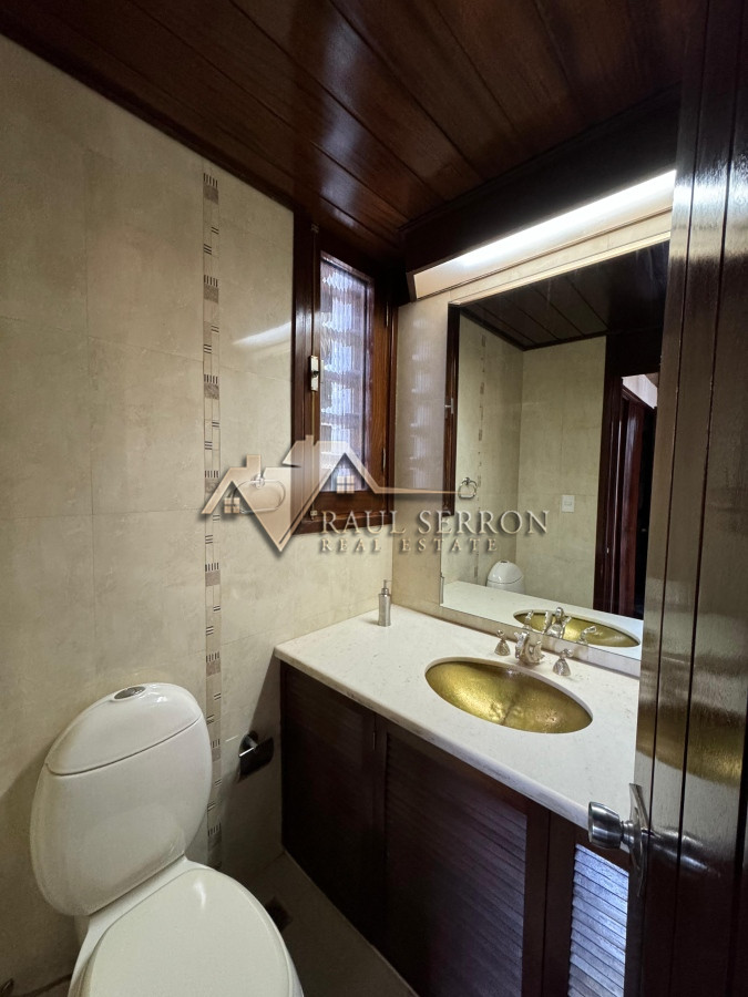 Casa ID.2622 - Casa en venta 5 dormitorios en Playa Mansa, Punta del Este