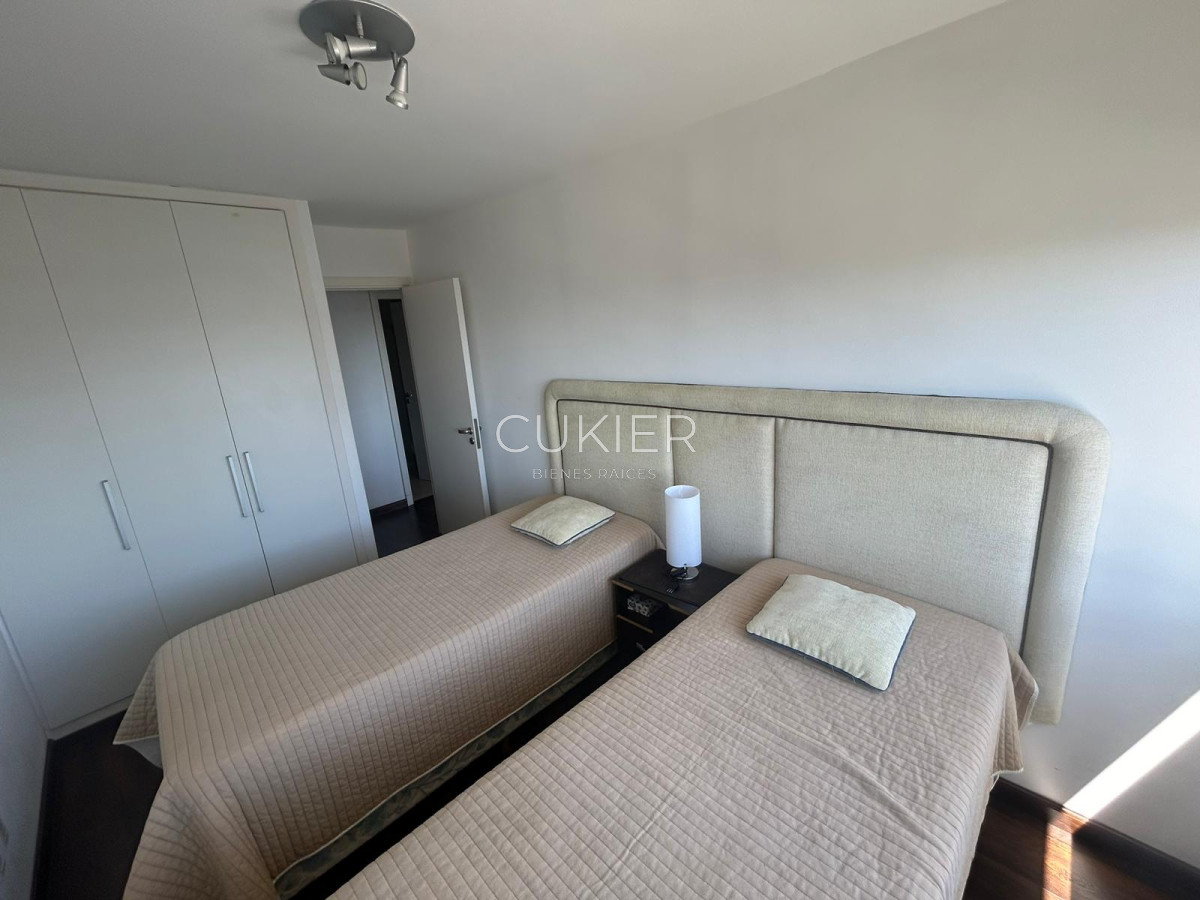 Apartamento ID.4300 - Apartamento en venta 2 dormitorios en Punta del Este 