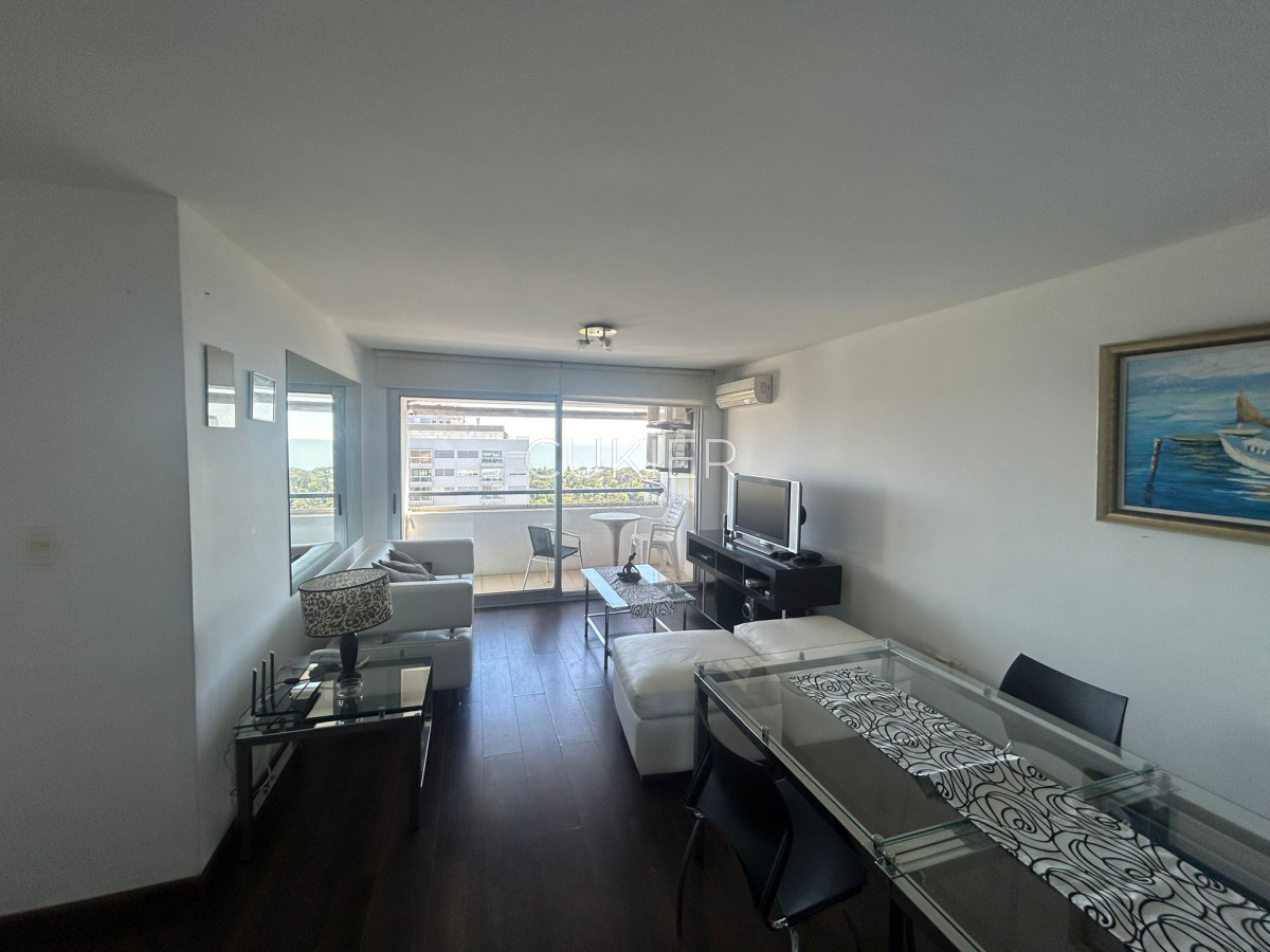 Apartamento ID.4300 - Apartamento en venta 2 dormitorios en Punta del Este 